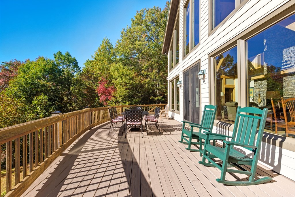 Scaly Mountain, North Carolina 28775, United States, 4 Bedrooms Bedrooms, ,4 BathroomsBathrooms,Residential,Active,228512