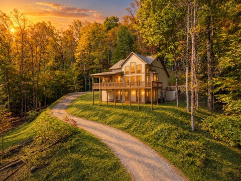 Photo of 1126 Berry Cove Rd, Franklin, NC 28734 (MLS # 26048774)