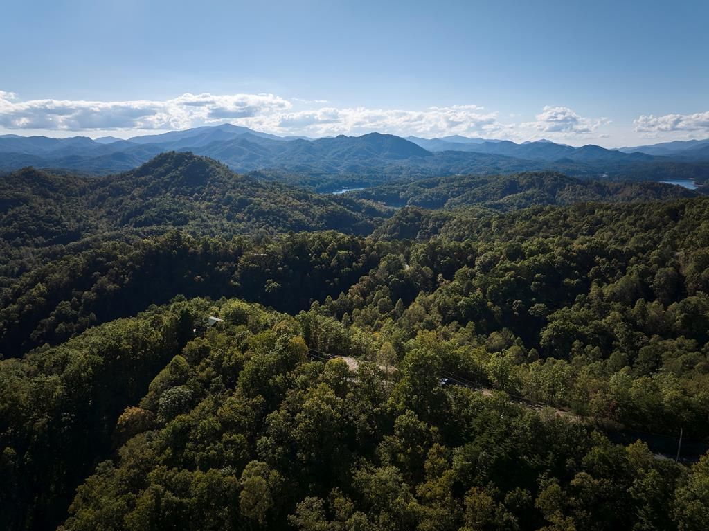 Photo of 981, 983 Mountainside Dr, Bryson City, NC 28713 (MLS # 26042386)
