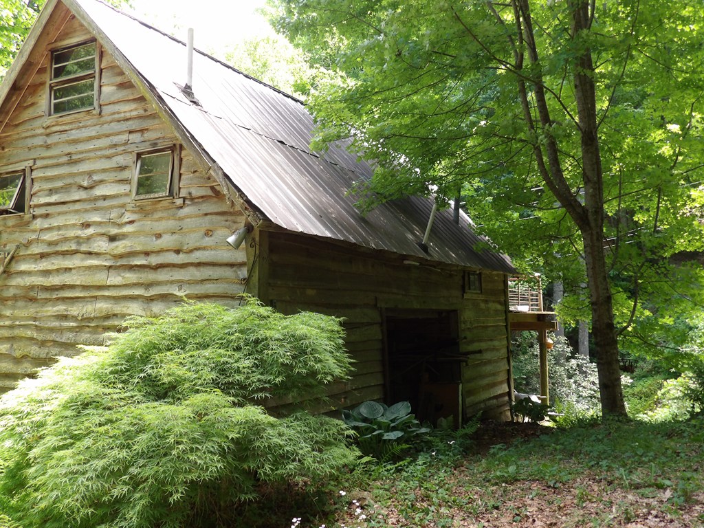 155 Waterfall Hollow