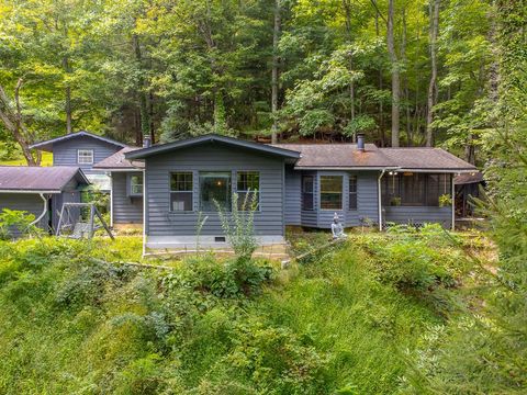 Photo of 370 Hidden Trail, Franklin, NC 28734 (MLS # 26042797)