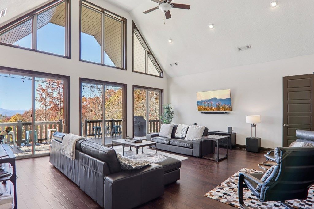 Photo of 242 Crossview Drive, Bryson City, NC 28713 (MLS # 26042650)