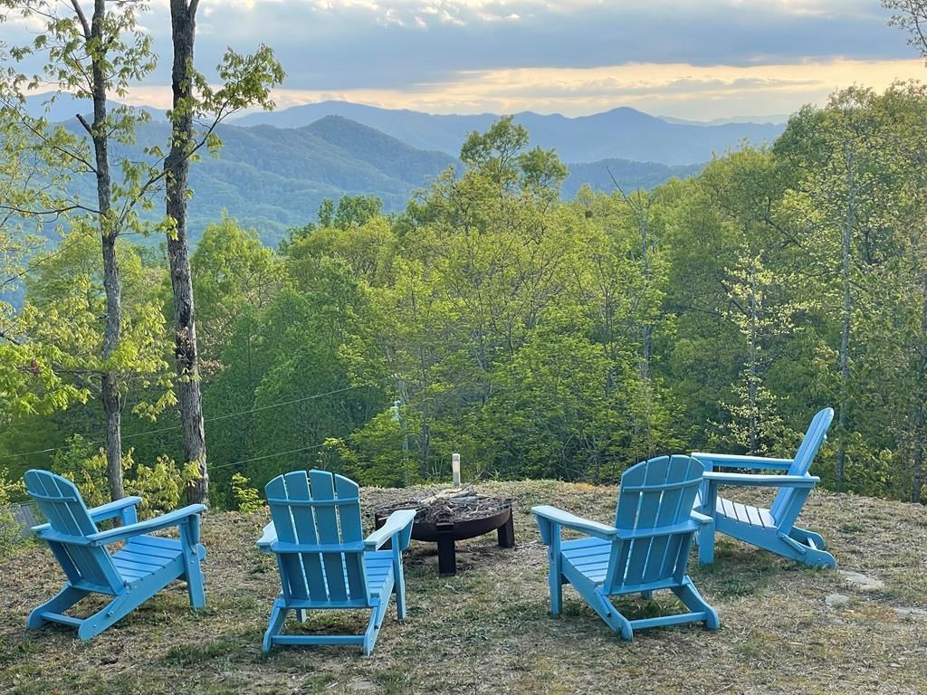 Photo of 242 Crossview Drive, Bryson City, NC 28713 (MLS # 26042650)