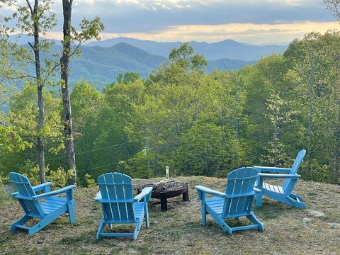 Photo of 242 Crossview Drive, Bryson City, NC 28713 (MLS # 26042650)