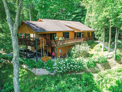 686 Winding Ridge Dr. Sky Valley GA 30537