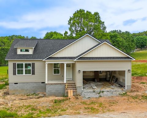 Photo of 40 Meadow Ridge Road, Franklin, NC 28734 (MLS # 26043129)