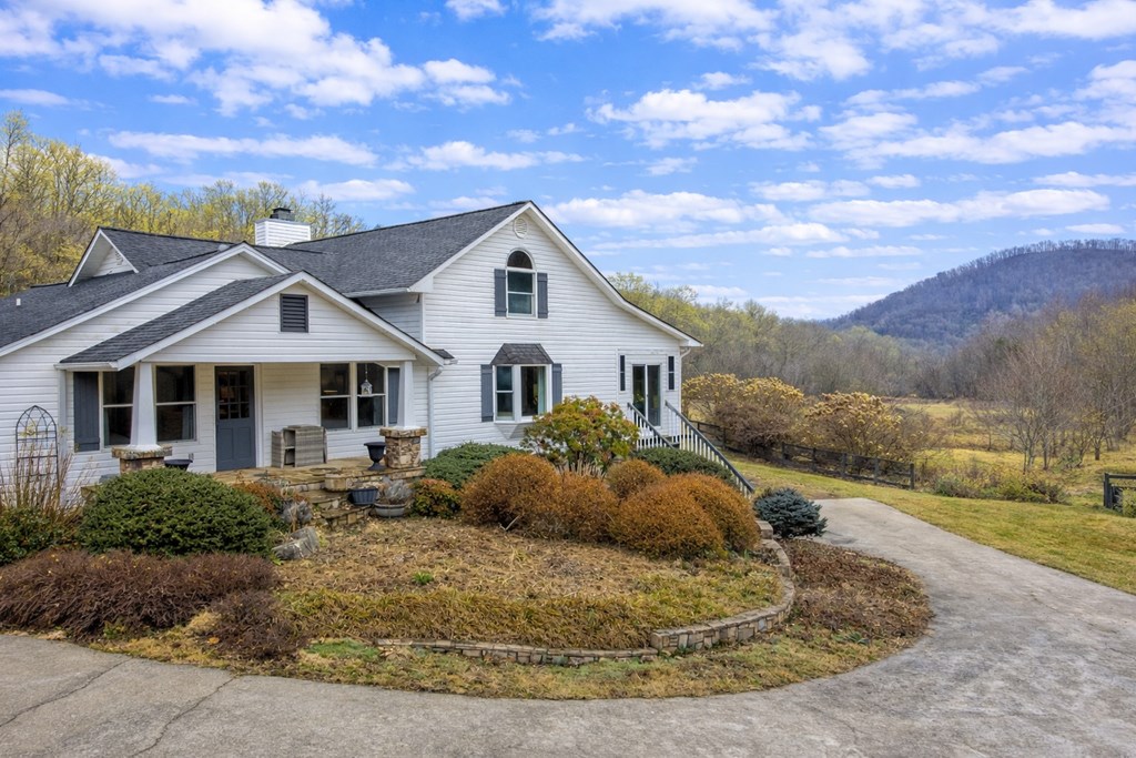 2210 Mountain Grove Rd