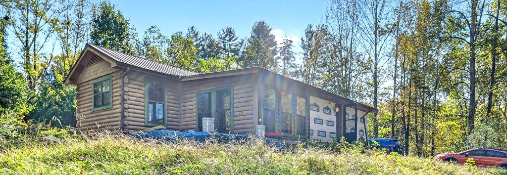 Photo of 72 Keetoowa Trail, Whittier, NC 28789 (MLS # 26042482)