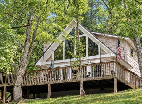 Photo of 521 Franklin Street, Bryson City, NC 28713 (MLS # 26048464)