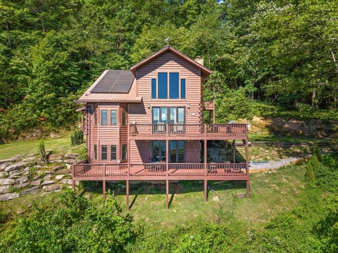 Photo of 1120 Grizzly Ridge, Bryson City, NC 28713 (MLS # 26048376)