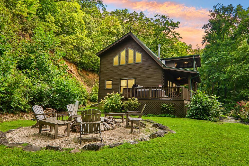 Photo of 110 Nellie Hazel Dr, Bryson City, NC 28713 (MLS # 26048222)
