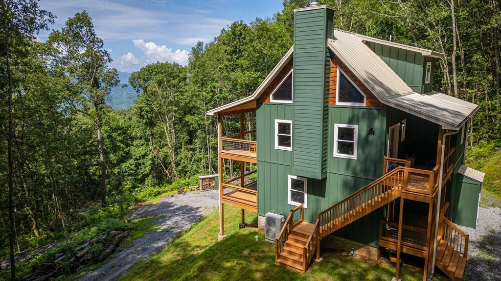 Photo of 241 Golden Hawk Drive, Bryson City, NC 28713 (MLS # 26041699)