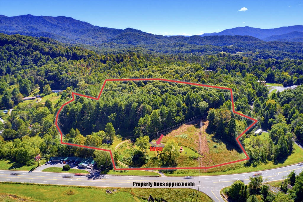 Photo of 1464 Us 441 N, Whittier, NC 28789 (MLS # 26048660)