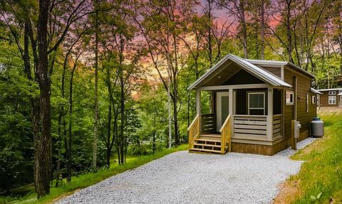 Photo of 15 Pinehurst Drive, Bryson City, NC 28713 (MLS # 26041293)