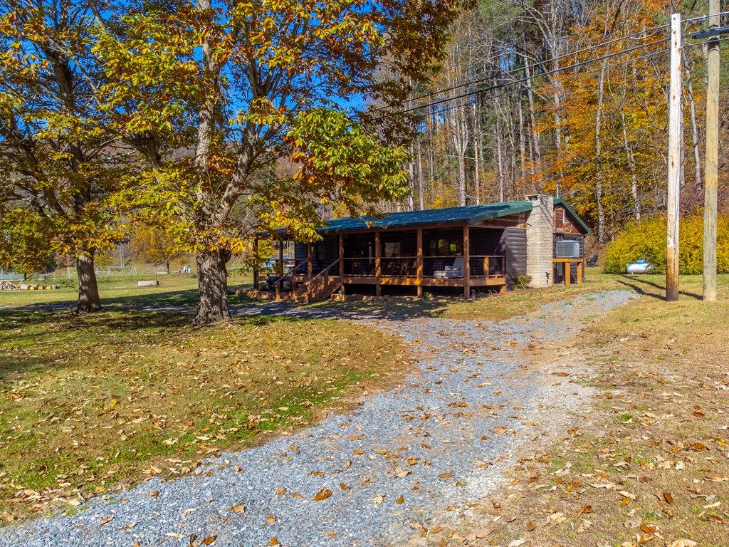 Photo of 3385 Alarka Road, Bryson City, NC 28713 (MLS # 26042953)