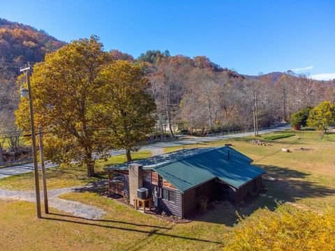Photo of 3385 Alarka Road, Bryson City, NC 28713 (MLS # 26042953)