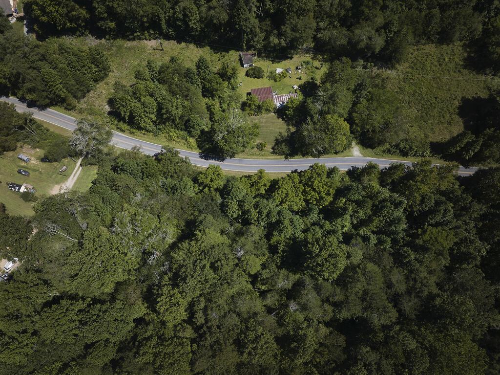 Photo of 414 Brendle Rd, Bryson City, NC 28713 (MLS # 26048322)