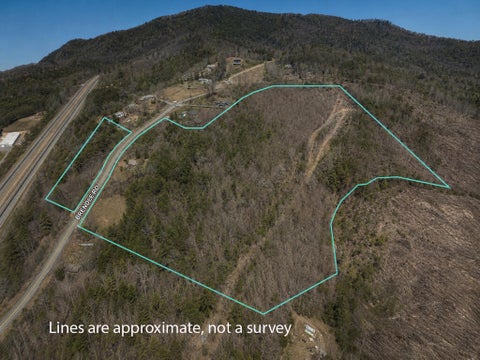 Photo of 414 Brendle Rd, Bryson City, NC 28713 (MLS # 26048322)