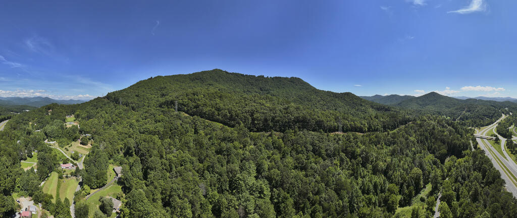 Photo of 414 Brendle Rd, Bryson City, NC 28713 (MLS # 26048322)