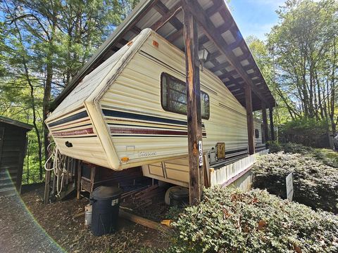 Photo of 166 Finch Knob Rd, Franklin, NC 28763 (MLS # 26046936)