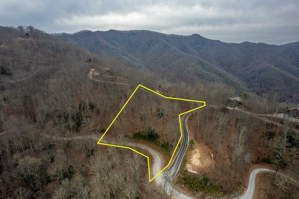 Photo of Lot 33 Alarka Highlands, Bryson City, NC 28713 (MLS # 26046645)