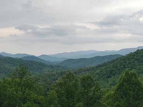 Photo of 316 Majestic Mountain View, Bryson City, NC 28713 (MLS # 26042334)