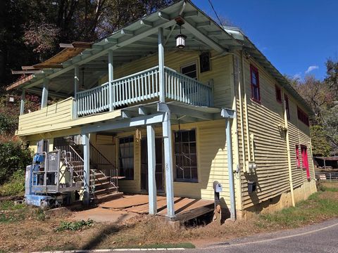 Photo of 20 West Mills Road, Franklin, NC 28734 (MLS # 26042510) Photo of 20 West Mills Road, Franklin, NC 28734 (MLS # 26042510)