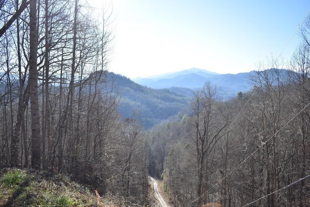 Photo of 10 Ridge Place, Bryson City, NC 28713 (MLS # 26043021)