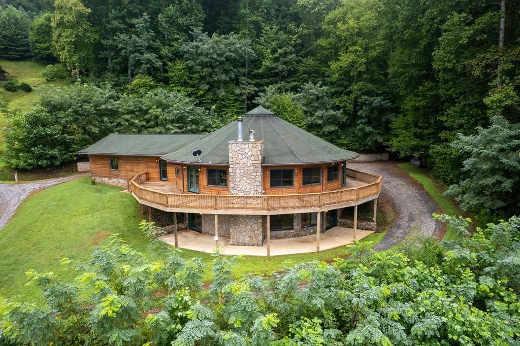 Photo of 417 Quiet Forest Ln, Sylva, NC 28779 (MLS # 26041931)