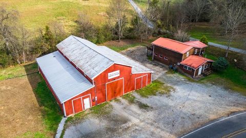 Photo of 1137 Saunders Rd, Franklin, NC 28779 (MLS # 26042792)