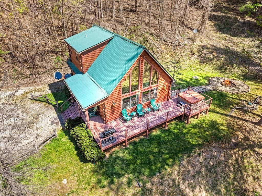 Photo of 210 Chickadee Drive, Bryson City, NC 28713 (MLS # 26046989)