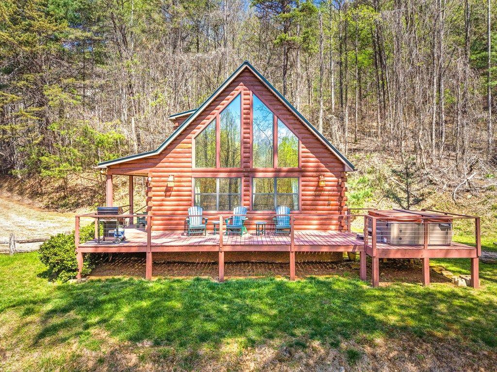 Photo of 210 Chickadee Drive, Bryson City, NC 28713 (MLS # 26046989)
