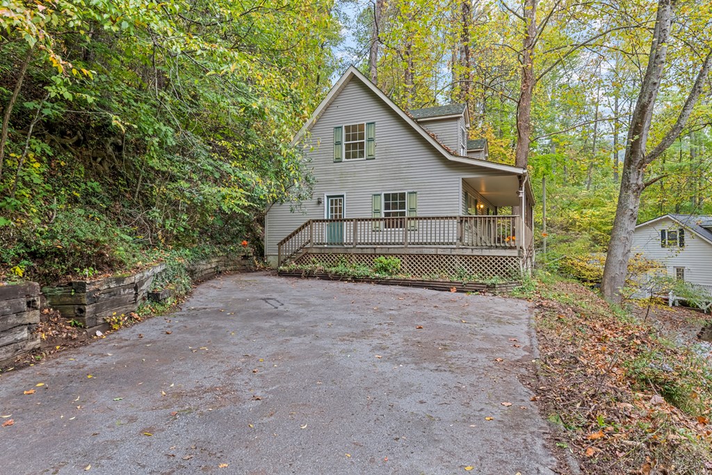 42 Greenview Dr