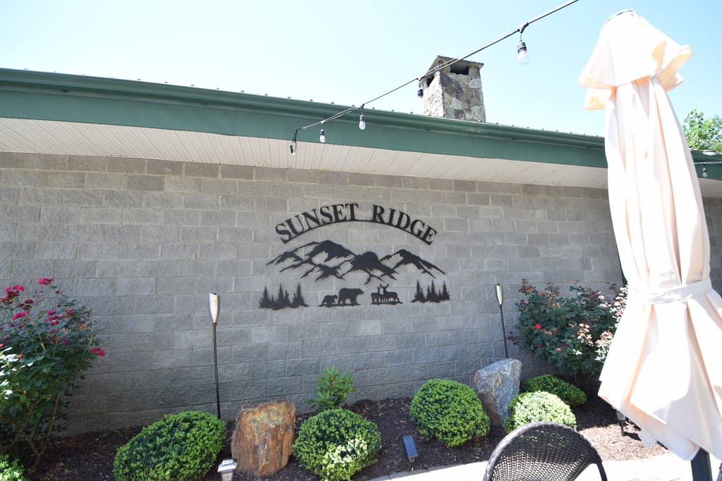 Franklin, North Carolina 28734, United States, 1 Bedroom Bedrooms, ,2 BathroomsBathrooms,Residential,Active,180573