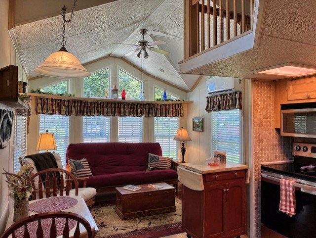 Franklin, North Carolina 28734, United States, 1 Bedroom Bedrooms, ,2 BathroomsBathrooms,Residential,Active,180573