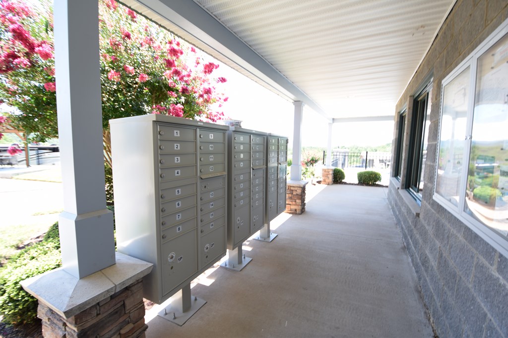 Franklin, North Carolina 28734, United States, 1 Bedroom Bedrooms, ,2 BathroomsBathrooms,Residential,Active,180573