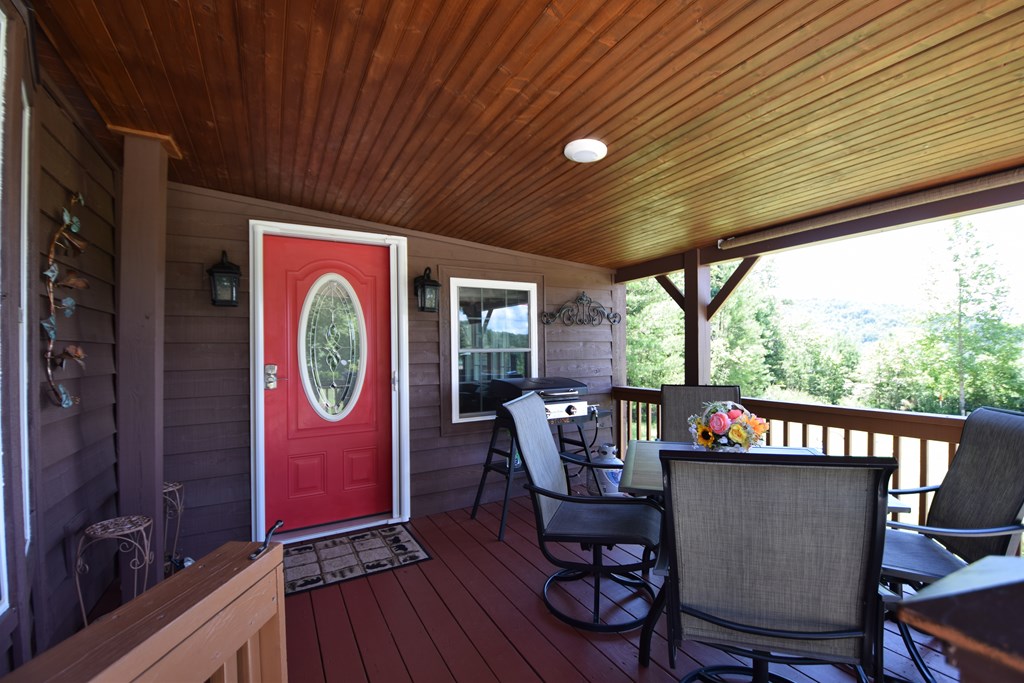 Franklin, North Carolina 28734, United States, 1 Bedroom Bedrooms, ,2 BathroomsBathrooms,Residential,Active,180573