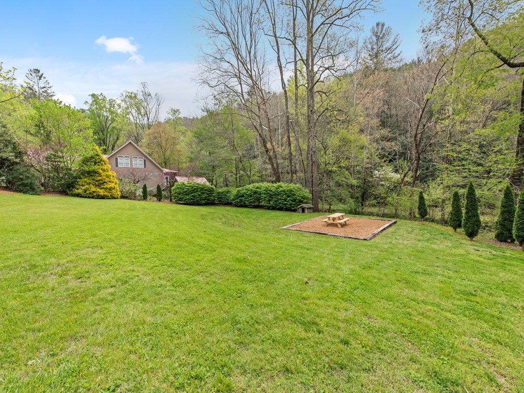 Photo of 84 Ahoya Trail, Whittier, NC 28789 (MLS # 26040774)