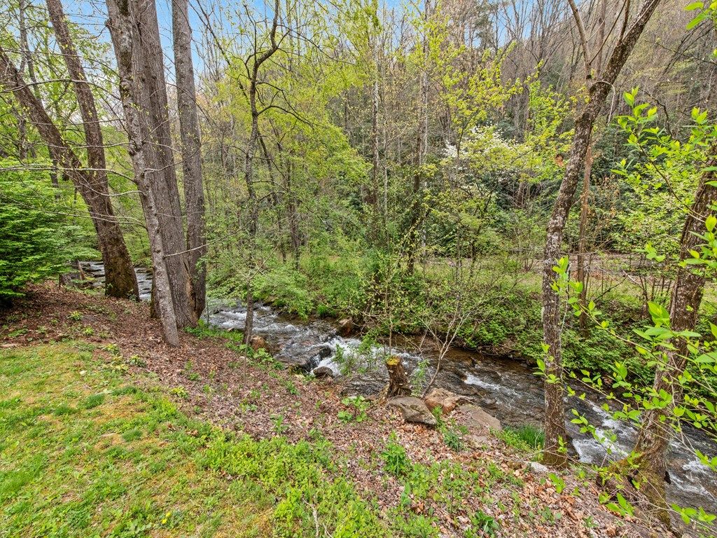Photo of 84 Ahoya Trail, Whittier, NC 28789 (MLS # 26040774)