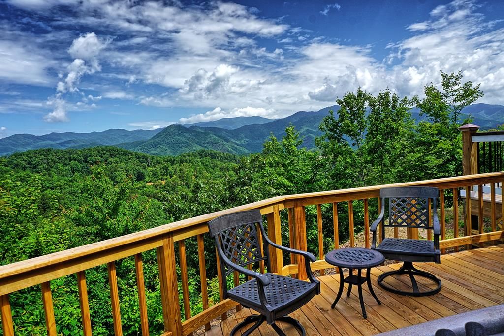 Photo of 580 Lookout Point, Bryson City, NC 28713 (MLS # 26040896)