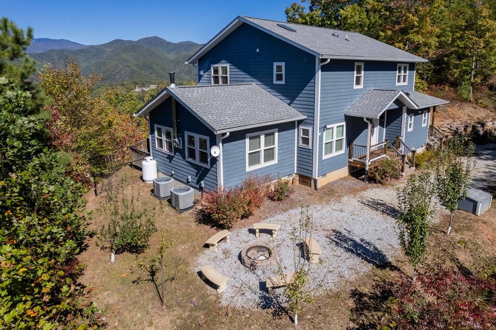 Photo of 580 Lookout Point, Bryson City, NC 28713 (MLS # 26040896)