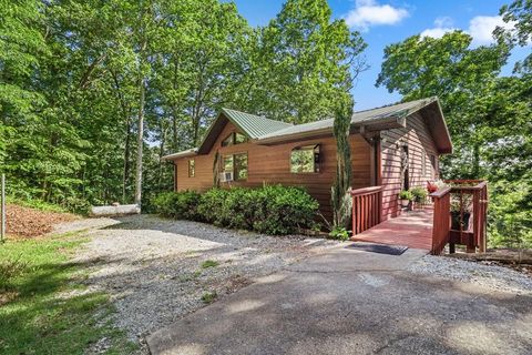 Photo of 431 High Brace Rd, Franklin, NC 28734 (MLS # 26047596)