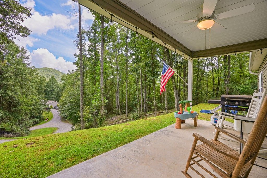 Photo of 201 Woodhaven Est, Sylva, NC 28779 (MLS # 26042074)