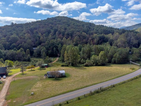Photo of 29 Halfway Back Lane, Franklin, NC 28734 (MLS # 26048051)