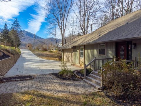 Photo of 66 Woodcrest Circle, Franklin, NC 28734 (MLS # 26046579)