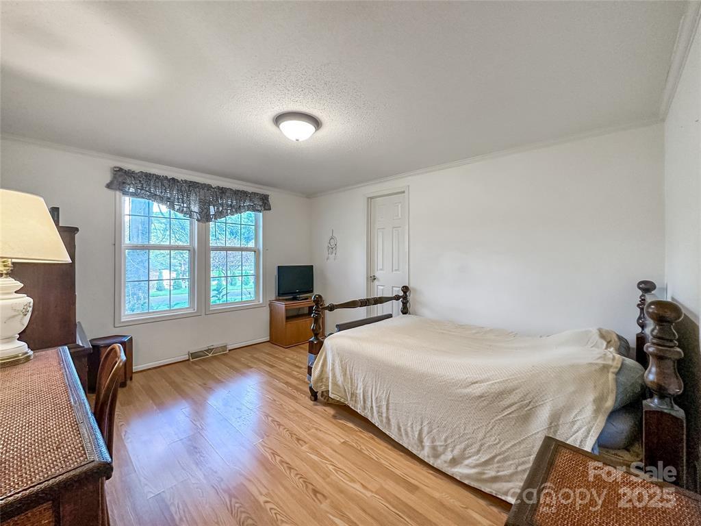 Whittier, North Carolina 28789, United States, 2 Bedrooms Bedrooms, ,2 BathroomsBathrooms,Residential,Active,197842