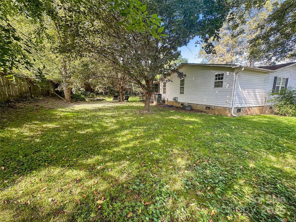 Whittier, North Carolina 28789, United States, 2 Bedrooms Bedrooms, ,2 BathroomsBathrooms,Residential,Active,197842