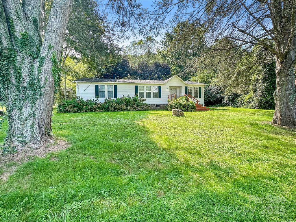 Whittier, North Carolina 28789, United States, 2 Bedrooms Bedrooms, ,2 BathroomsBathrooms,Residential,Active,197842