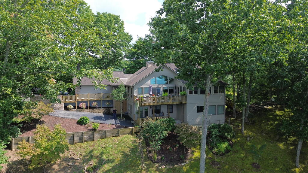 Photo of 1334 High Splendor RD, Robbinsville, NC 28771 (MLS # 26048655)