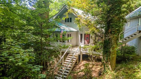 Photo of 182 Brandy Lane, Franklin, NC 28734 (MLS # 26047980)